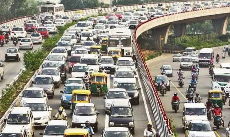 Noida Old Car: पुरानी गाड़ी चला रहे हैं तो हो सकती है परेशानी, प्रदूषण को लेकर नोएडा पुलिस का अभियान शुरू Noida Old Car: पुरानी गाड़ी चला रहे हैं तो हो सकती है परेशानी, प्रदूषण को लेकर नोएडा पुलिस का अभियान शुरू