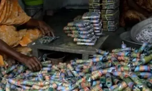 Tamil Nadu News: तमिलनाडु श्रम विभाग विरुधुनगर में पटाखा इकाइयों का निरीक्षण करेगा