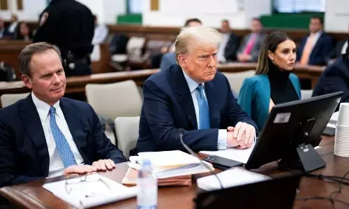 Donald Trump News: डोनाल्ड ट्रंप को गैग ऑर्डर का उल्लंघन करना पड़ा भारी, न्यूयॉर्क जज ने लगाया 5000 अमेरिकी डॉलर का जुर्माना