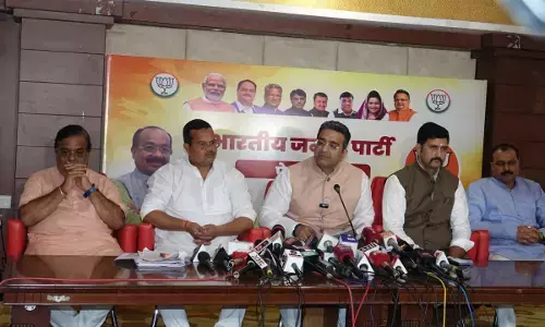 BJP national spokesperson Gaurav Bhatia in Raipur: गांधी चालीसा पढ़ना छोड़कर संविधान पढ़ें भूपेश बघेल, गौरव भटिया ने दी मुख्‍यमंत्री को सलाह