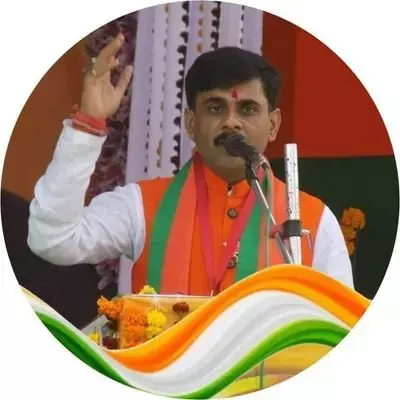 Rakesh Giri Biography: टिकमगढ़ से राकेश गिरी बीजेपी उम्मीदवार घोषित हुए