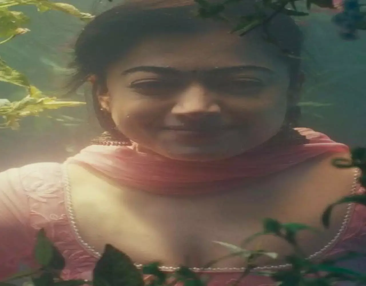The Girlfriend First Look: रश्मिका मंदाना की नई फिल्म ‘द गर्लफ्रेंड’ का फर्स्ट लुक हुआ जारी, इस अनोखे अंदाज में दिखीं एक्ट्रेस...