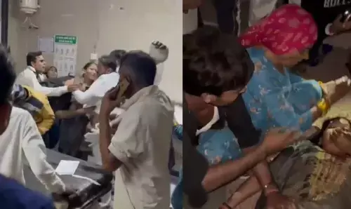 Meerut News: मेरठ के मेडिकल कॉलेज डॉक्टर बने हैवान, तीमारदारों को दौड़ा दौड़ा कर पीटा, वीडियो वायरल