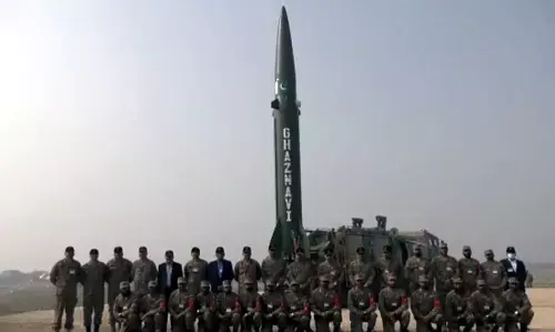 Pakistan Missile Testing: पाकिस्तान ने परमाणु हथियार ले जाने में सक्षम गौरी मिसाइल का किया सफल परीक्षण, 6 दिन के भीतर दूसरी मिसाइल की टेस्टिंग