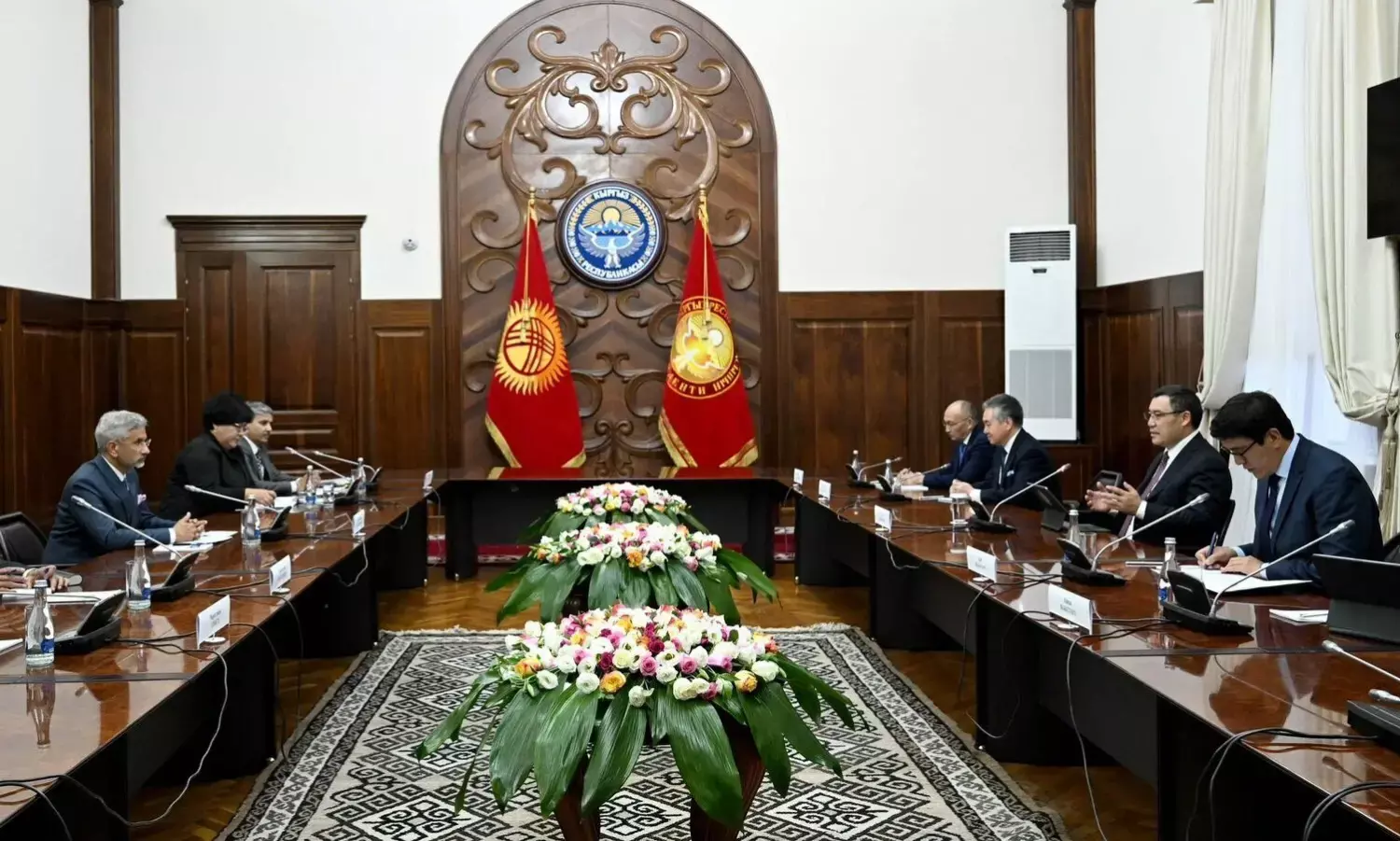 S Jaishankar SCO Meeting: SCO की बैठक में शामिल हुए  विदेश मंत्री एस. जयशंकर, बोले- संगठन में शामिल देशों का और करीब आना जरूरी