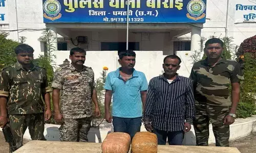 Dhamtari News: बोराई बस स्टैंड में गांजा तस्करी कर रहे दो आरोपी गिरफ्तार, 2 लाख का गांजा जब्त...
