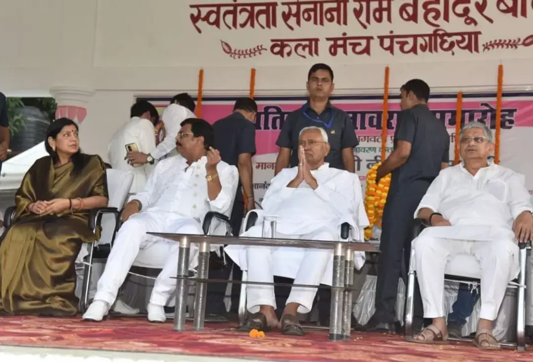 Nitish Kumar News: नीतीश कुमार पहुंचे पूर्व सांसद आनंद मोहन के गांव, एक ही मंच पर दोनों नेता नजर आए