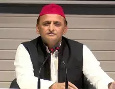 UP News: अखिलेश यादव को बड़ा झटका, स्वामी प्रसाद मौर्य ने छोड़ी सपा...