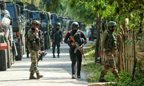 Jammu and Kashmir News: जम्मू-कश्मीर के केरन सेक्टर में घुसपैठ की कोशिश नाकाम, एक आतंकवादी ढेर