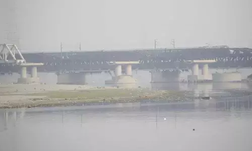 Delhi Air Pollution: दिल्ली की हवा हुई जहरीली, आज का औसत AQI 334