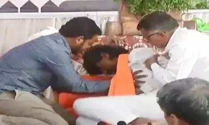 Manoj Jarange Patil : अनिश्चितकालीन भूख हडताल के छठे दिन, जारांगे पाटिल गिरे, उठकर सरकार को कोसा