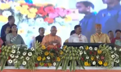 Mirzapur News:  मुख्यमंत्री योगी ने मिर्जापुर को दी सौगात, मिर्जापुर में 202 करोड़ की 660 विकास परियोजनाओं का किया ऐलान