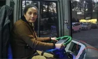 UP Roadways: उत्तर प्रदेश परिवहन का स्टीयरिंग अब महिलाओं के हाथ, महिला ड्राइवर का बैच तैयार