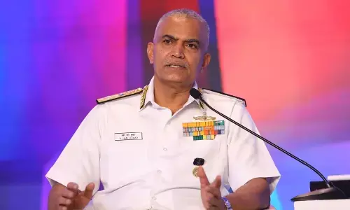 Indian Navy Chief : इंडियन नेवी चीफ ने दिया मौत की सजा पाए 8 पूर्व सैनिकों को आश्वासन, बोले की जाएगी राहत दिलाने की हर संभव कोशिश