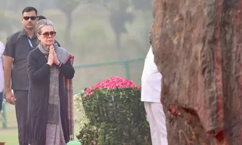Indira Gandhi Death Anniversary: सोनिया गांधी, राहुल गांधी और खड़गे ने इंदिरा गांधी को उनकी पुण्य तिथि पर दी श्रद्धांजलि