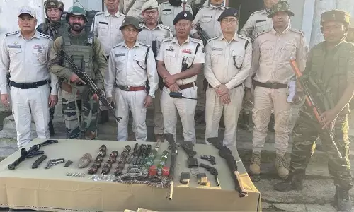 Manipur News: सुरक्षा बलों को मिली बड़ी सफलता, भारी संख्या में लूटे गए 12 हथियार और भारी मात्रा में गोला-बारूद बरामद