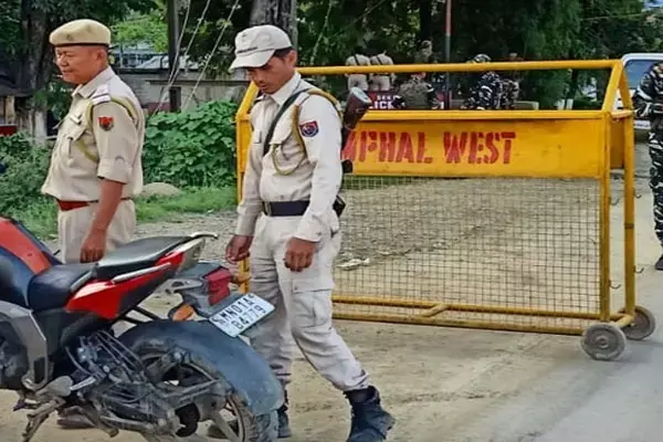 Manipur News: पुलिस अधिकारी की गोली मारकर हत्या, मंत्रिपरिषद की आपात बैठक....