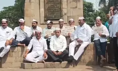 Maratha Reservation Protest: महाराष्ट्र में आरक्षण की मांग को लेकर मराठा समूहों का तीसरे दिन विरोध-प्रदर्शन