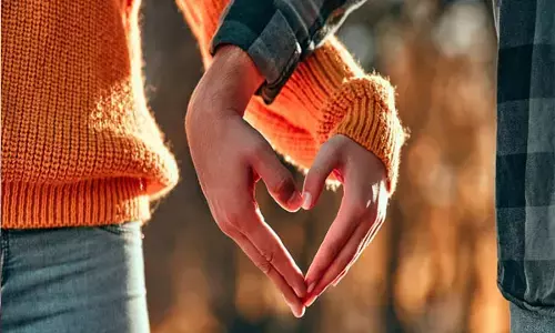 बिहार न्यूज़: पति ने पत्नी को दिया गिफ्ट में मोबाइल, प्रेमी के साथ हुई फरार...