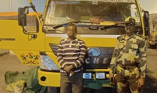 Bangladesh Border: बांग्लादेश की सीमा पर 4 करोड़ रुपये का सोना जब्त, BSF ने तस्करी की बड़ी कोशिश को किया नाकाम