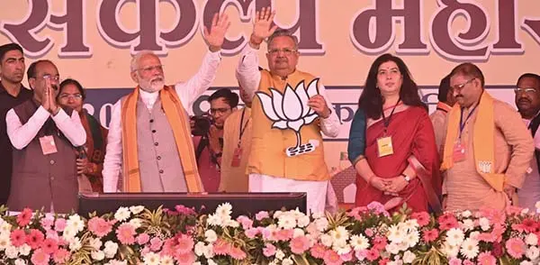 PM Modis OBC politics in Durg: PM मोदी का OBC पॉ‍लिटिक्‍स: बोले- कांग्रेस साहू समाज को चोर क्‍यों कहती है, क्‍यों करती है ओबीसी से इतनी नफरत?