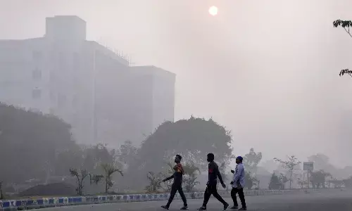 Pollution Alert in Kolkata: दिवाली सीजन ने कोलकाता में प्रदूषण की चेतावनी बढ़ा दी