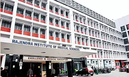 Jharkhand News: सरकार को ढूंढ़े नहीं मिल रहे डॉक्टर, बार-बार वैकेंसी निकालने के बाद भी खाली पद