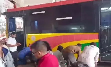 Vijayawada Bus Accident: विजयवाड़ा बस दुर्घटना में पीड़ितों के परिवार को 10 लाख रुपये की अनुग्रह राशि देने की घोषणा
