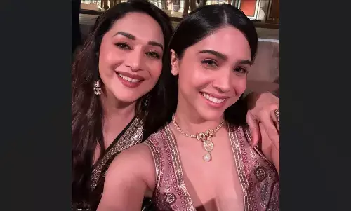 Sharvari Wagh: माधुरी दीक्षित की फैन है शरवरी वाघ, कहा- माधुरी दीक्षित रही हैं हमेशा से बॉलीवुड की आदर्श