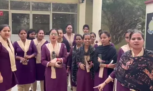 UP News: गाजियाबाद में यूपी-112 के कंट्रोल रूम की महिलाएं हड़ताल पर, रोजाना 25 हजार आती है कॉल्स