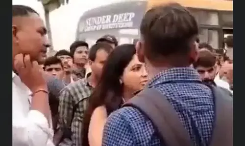 Ghaziabad News: गाजियाबाद में ‘जय श्रीराम’ नारा लगाने पर फिर विवाद, टीचर और कॉलेज के गार्ड की छात्रों के साथ बहस