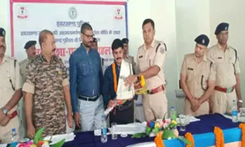 48 जवानों की हत्या में शामिल नक्सली कमांडर ने किया सरेंडर, 15 लाख का था इनाम...