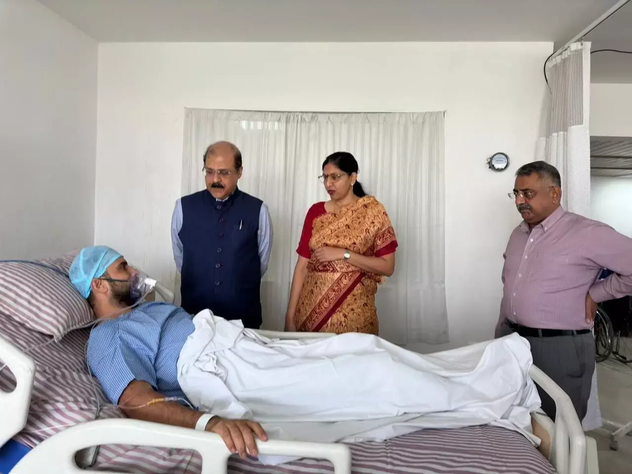 Naxalite attack: मुठभेड़ में घायल जवानों से मिलीं सीईओ: कंगाले व विशेष प्रेक्षकों ने जवानों से मुलाकात कर उनके स्वास्थ्य की ली जानकारी