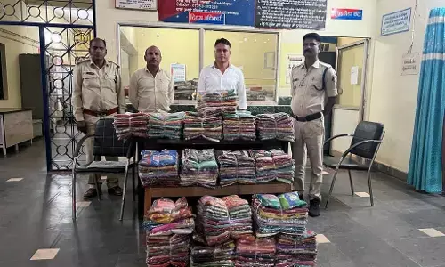 Bilaspur News: 200 नग साड़ी पुलिस ने की जब्त, ड्राइवर फरार...