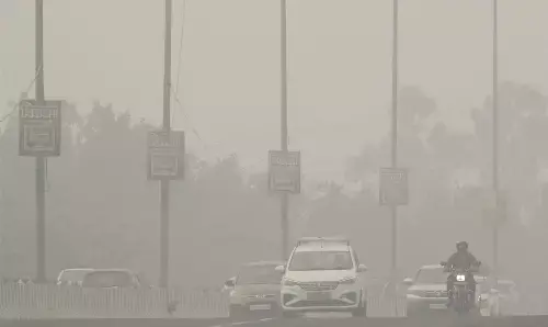 Delhi AQI Today: दिल्ली का दम घोंट रही जहरीली हवा, AQI 500 के पार, राजधानी का कोई भी इलाका सांस लेने लायक नहीं