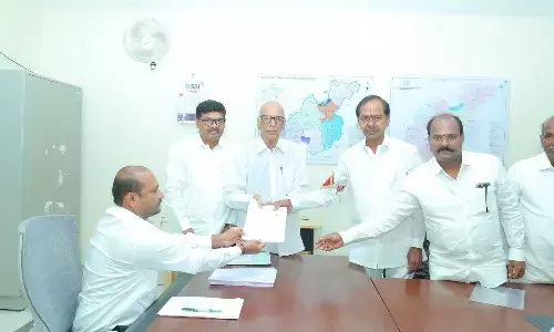 Telangana polls: सीएम के. चंद्रशेखर राव ने गजवेल से दाखिल किया नामांकन, KCR और राजेंद्र के बीच है रोमांचक मुकाबला