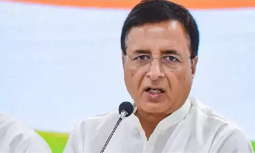 Randeep Surjewala News: कांग्रेस नेता रणदीप सुरजेवाला को बड़ी राहत, सुप्रीम कोर्ट ने गैर-जमानती वारंट पर अस्थायी रोक लगाई
