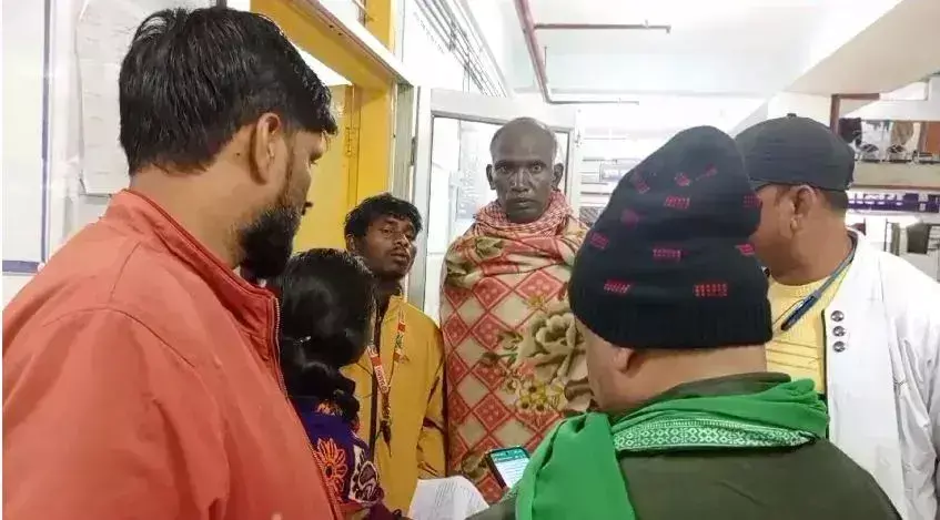 Jharkhand News: गुमला में यात्रियों से भरा पिकअप वैन पलटा, बच्चे समेत 4 की मौत, 10 लोग घायल