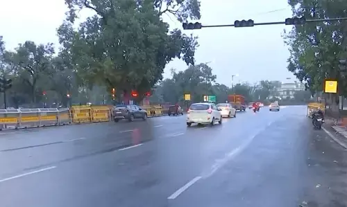 Delhi Air Pollution: दिल्ली-NCR को प्रदूषण से मिली राहत, बारिश के बाद हवा की गुणवत्ता में सुधार, 100 से नीचे पहुंचा AQI