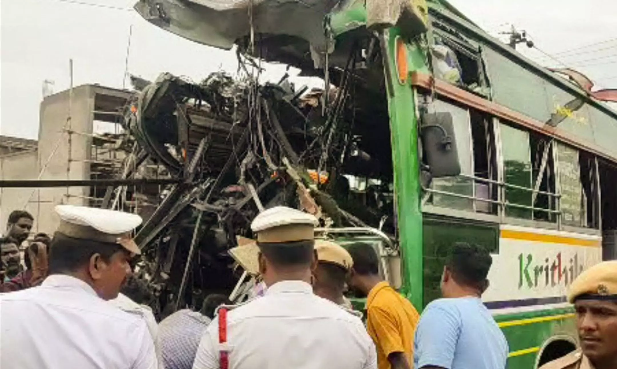 Tamil Nadu Accident: तमिलनाडु में भयंकर सड़क हादसा, 5 लोगों की मौत, 40 यात्री घायल