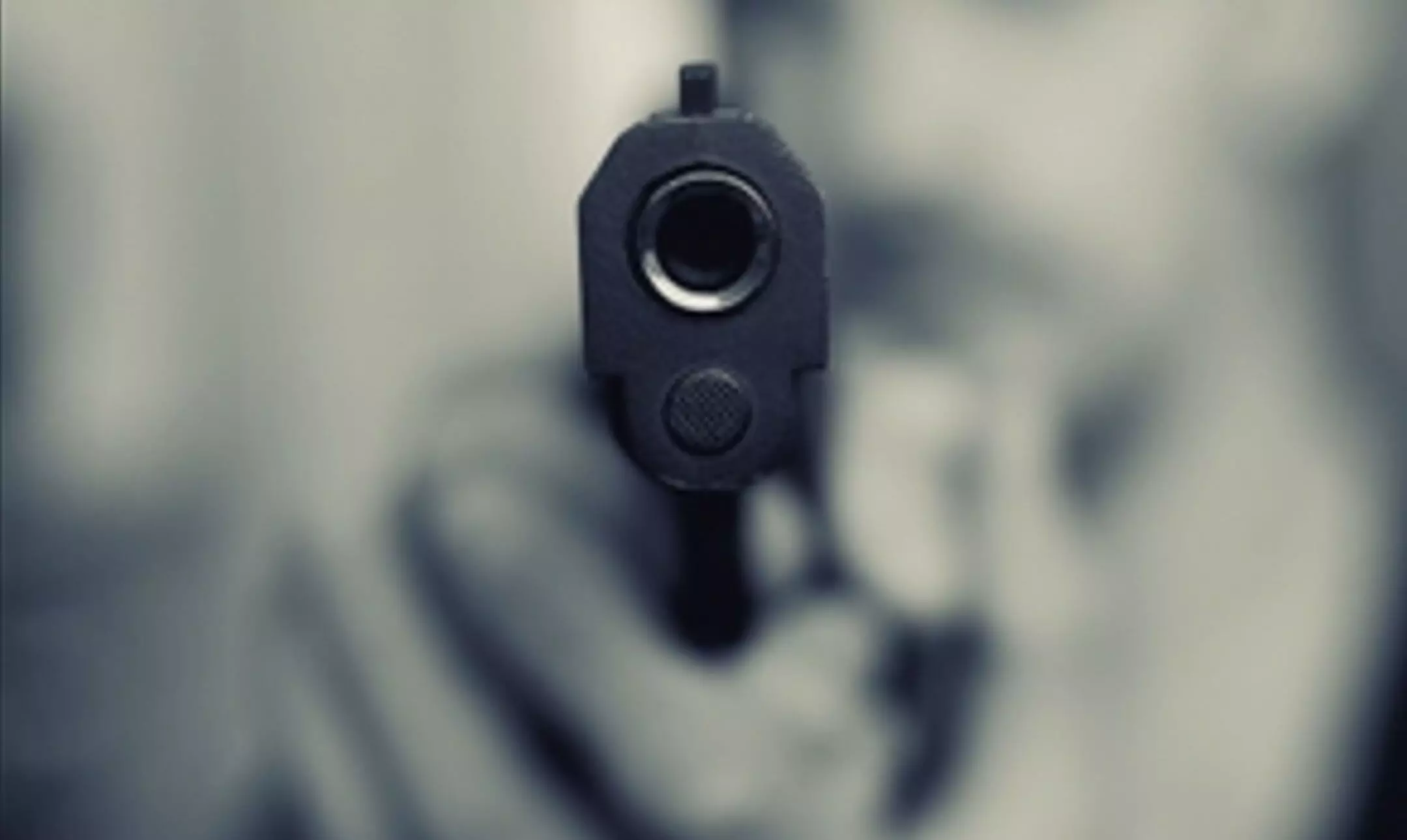 Delhi Crime: बाइक सवार तीन अज्ञात लोगों ने जिम के बाहर व्यक्ति को मारी गोली, जांच में जुटी पुलिस