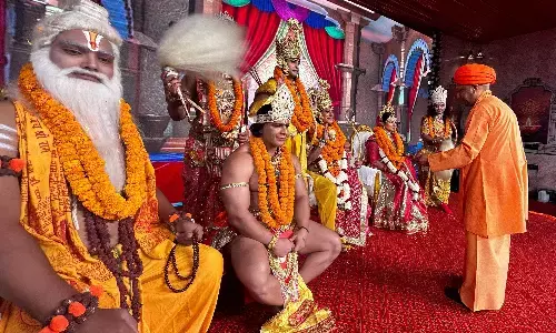 Ayodhya Diwali: 14 साल का वनवास खत्म, पुष्पक विमान से अयोध्या पहुंचे प्रभु श्रीराम, माता सीता और भैया लक्ष्मण