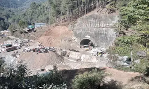 Uttarakhand News: सुरंग के अंदर भूस्खलन, कई मजदूरों के फंसे होने की आशंका...