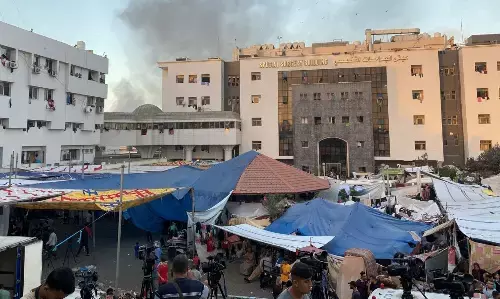 Israel-Hamas War: WHO का गाजा के सबसे बड़े अस्पताल अल शिफा से टूटा संपर्क, सैकड़ों लोगों की जान पर मंडरा रहा खतरा
