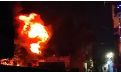 Haldwani news: दीपावली की रात हल्द्वानी में बड़ा हादसा, टेंट हाउस के गोदाम में आग लगने से तीन लोगों की मौत