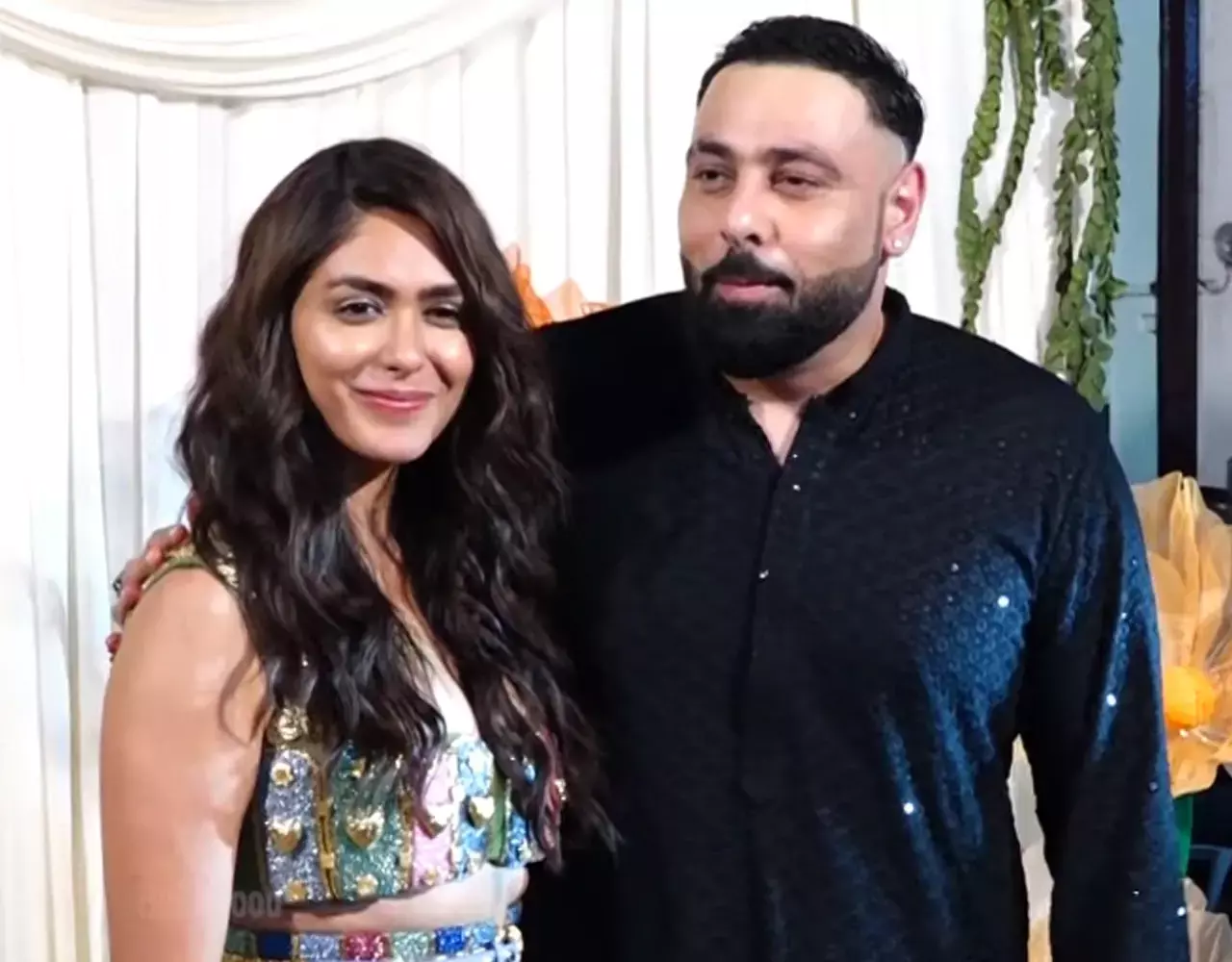 Mrunal Thakur-Rapper Badshah Dating: क्या मृणाल ठाकुर को डेटिंग कर रहे है रैपर बादशाह!!, इंस्टा में पोस्ट शेयर कर कही ये बता...
