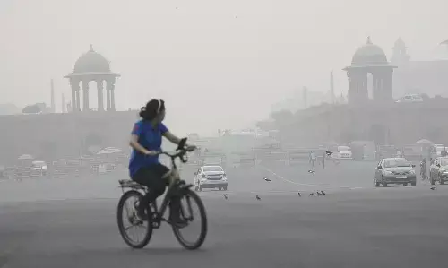 Weather Forecast Today 15 November 2023: दिल्ली-NCR में प्रदूषण का कहर, 450 पार AQI ने लोगों की बढ़ाई चिंता