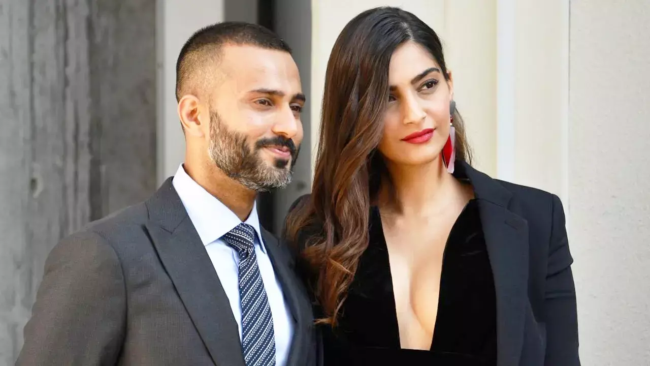 Sonam Kapoor and Anand Ahuja: फुटबॉल दिग्गज डेविड बेकहम की भारत में मेजबानी करेंगे सोनम कपूर और आनंद आहूजा...