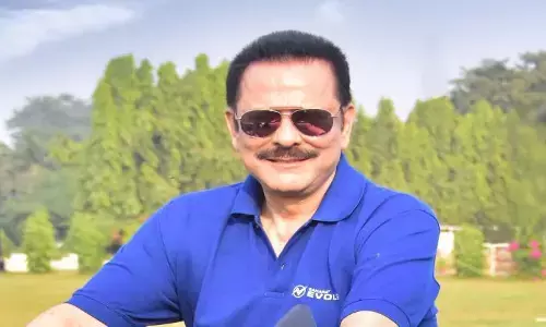 Subrata Roy Death: सुब्रत रॉय का पार्थिव शरीर पहुंचा सहारा शहर लखनऊ, अंतिम दर्शन के लिए उमड़े लोग