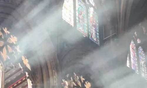 Samlaingik Vivah: चर्च ऑफ इंग्लैंड ने समलैंगिक विवाह के परीक्षण आशीर्वाद की योजना का समर्थन किया